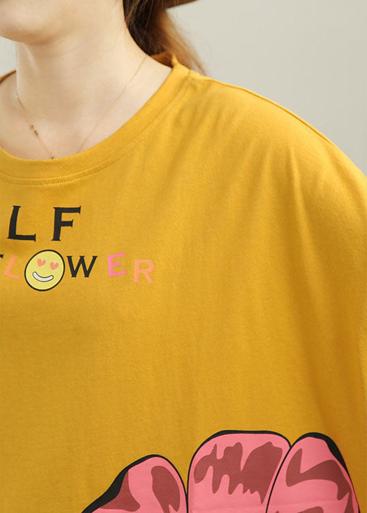 Stilvolles, gelbes, lockeres O-Neck-Print-Low-High-Design, Herbst-T-Shirt, halbe Ärmel