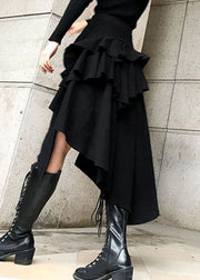 Stilvolle schwarze Knopftaschen Asymmetrische Röcke Frühling