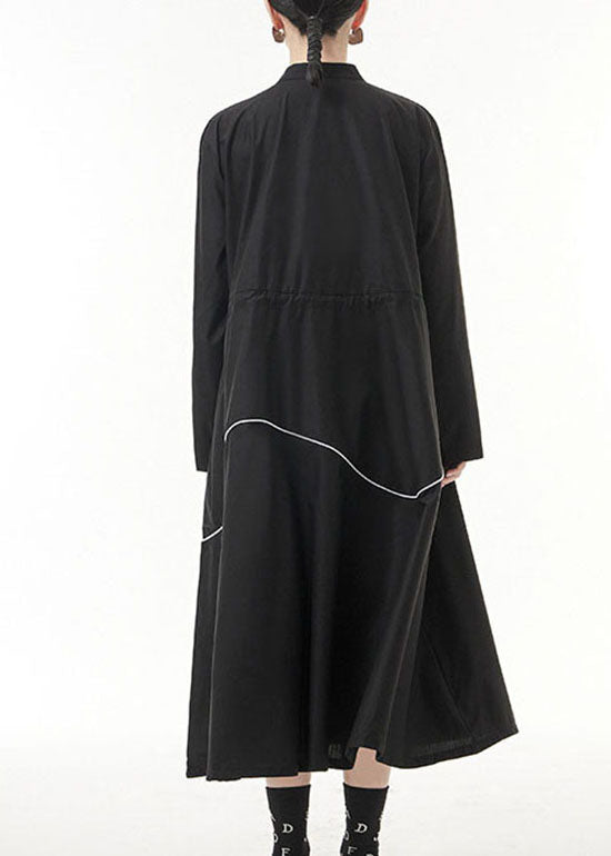 Einzigartiges schwarzes Stehkragenkleid mit Kordelzug und Reißverschluss