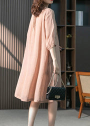 Vintage rosa Stehkragen Knopf zerknittertes Leinenkleid halbe Ärmel