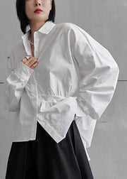 Weißes Bubikragen-Low-High-Design-Baumwollhemd mit langen Ärmeln