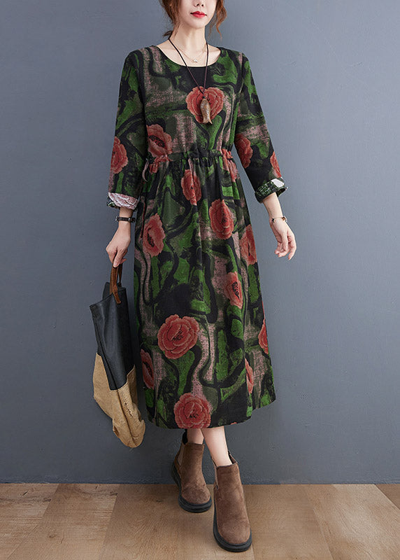 Langes Kleid aus Baumwolle mit grünem O-Ausschnitt und Blumendruck und langen Ärmeln