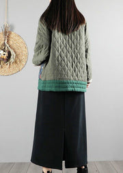 Frauen grüner V-Ausschnitt mit feiner Baumwolle gefüllte Puffers Jacken Winter