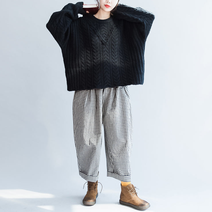 Herbst schwarzer Baumwoll-Strickpullover mit Zopfmuster plus Größe seitlich offener Modepullover