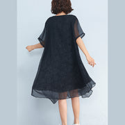 Baggy Black Chiffon Kniekleid mit Blumenmuster Übergroße Reisekleidung Elegantes Chiffonkleid mit kurzen Ärmeln und Lagen