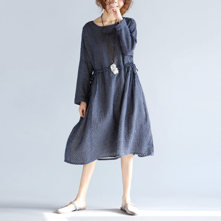 Baggy Blue Cotton Leinen Kniekleid plus Größe Reisekleidung 2018 Langarm großer Saum O-Ausschnitt gepunktete Kniekleider