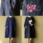 Blaue Blumenbaumwollwarme Kleider plus Größenstickereileinen lässige Langarm-Patchworkkleider