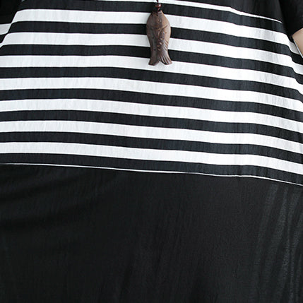 Boutique schwarzes Kniekleid aus Baumwolle Locker sitzende Baumwollkleidung Kleider feine Kurzarm-O-Ausschnitt asymmetrisches Design Kniekleider
