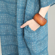 Boutique-blaue Kleider aus reinem Leinen, trendiges Leinen-Maxikleid in Übergröße. Elegante Leinenkleider mit O-Ausschnitt und ausgestellten Ärmeln