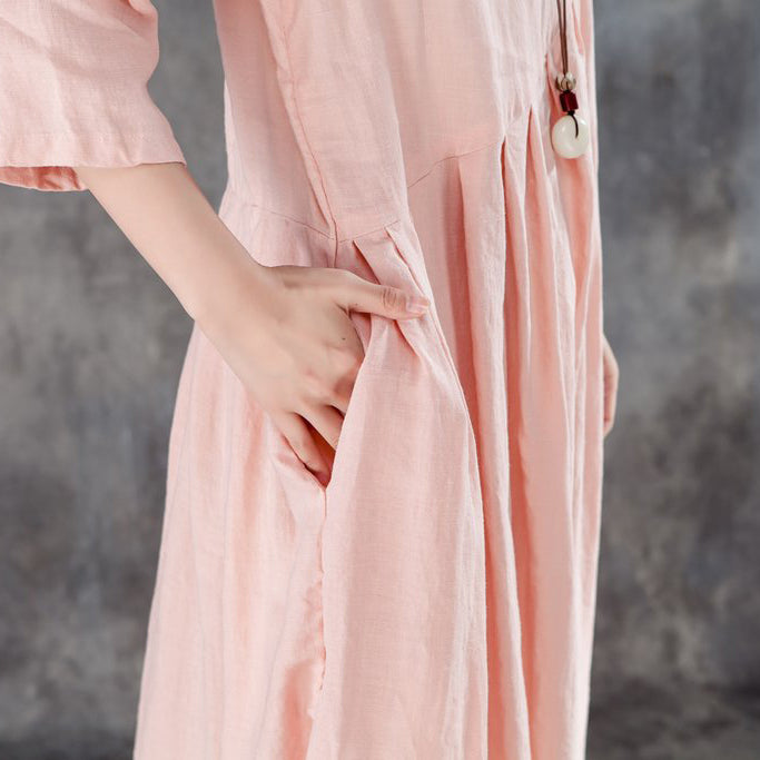 Boutique-Leinen-Sommerkleid, übergroßes Leinen-Rundhalsausschnitt, dreiviertel Ärmel, rosa, plissiertes Kleid