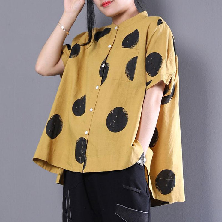 Kurzes T-Shirt aus natürlicher Baumwolle plus Größenkleidung Stehkragen Kurzarm Lose Gelbes Baumwollhemd