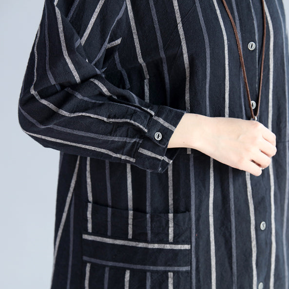 Art und Weise schwarzes gestreiftes reines Baumwollleinenkleid Neue lange Hülsentaschen Turn-down-Kragen-Kniekleider