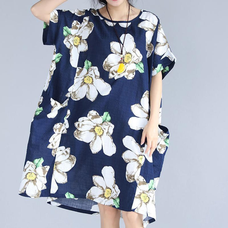 Mode blaues Blumenkleid aus Naturleinen trendy plus Größe Reisekleid 2018 große Taschen Kurzarm Leinenkleidung Kleider