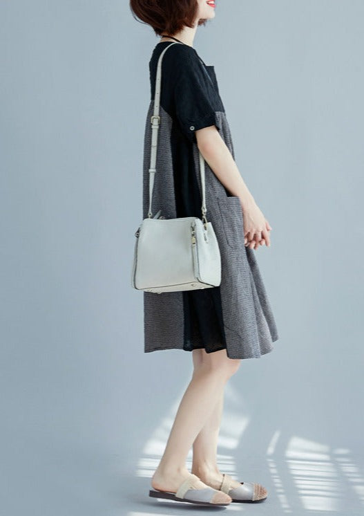 Stilvolles schwarzes Kleid aus natürlichem Baumwollleinen Locker sitzende Kurzarmtaschen Urlaubskleider 2018 Patchwork-Baumwollleinenkleider mit O-Ausschnitt