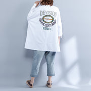 Stilvolle weiße Baumwollweste plus Größen-Baumwoll-Maxi-T-Shirts Vintage-Druck seitlich offene Alf-Ärmel Baggy-Tops Baumwollhemden