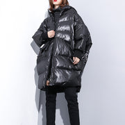 feine schwarze Daunenjacke plus Größe Baumwollmantel mit Kapuze Elegante Reißverschlusstaschen über dem Mantel