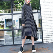 feines schwarz-weiß gestreiftes Herbsthemdkleid plus Größenkleidung Umlegekragen Damen Langarm asymmetrisches Design Hemdkleider