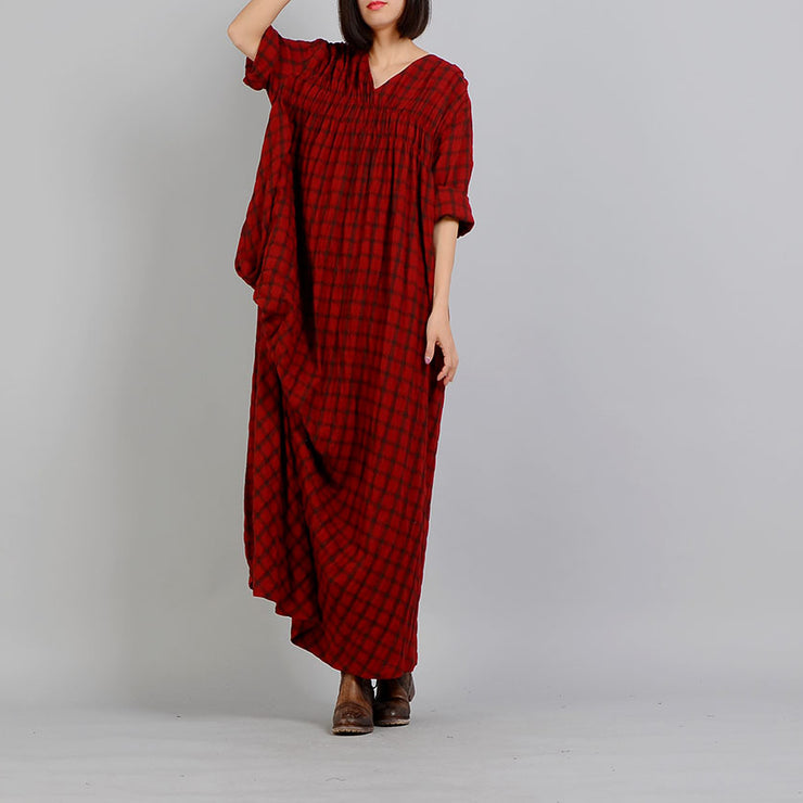 Vintage rotes kariertes lässiges Kleid mit V-Ausschnitt lässige Maxikleider mit asymmetrischem Design