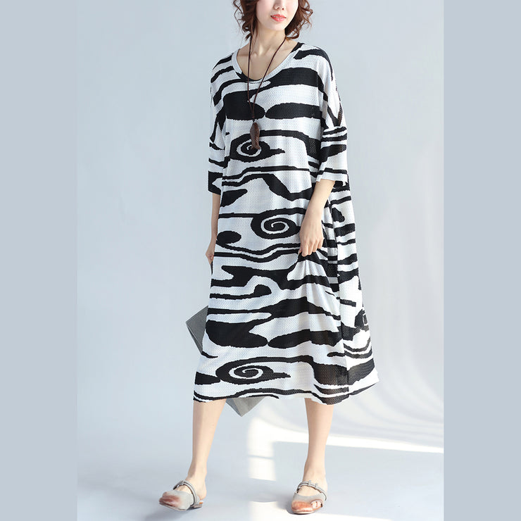 Frauen schwarzes Baumwollkniekleid trendy plus Größenbeiläufiges Kleid Neue kurzärmlige asymmetrische gestreifte Baumwollkleider