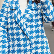 Frauen blau weiß karierter Wollmantel lässig eingekerbter langer Mantel Boutique-Taschen lange Mäntel